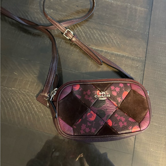 Small coach crossbody - Picture 2 of 4